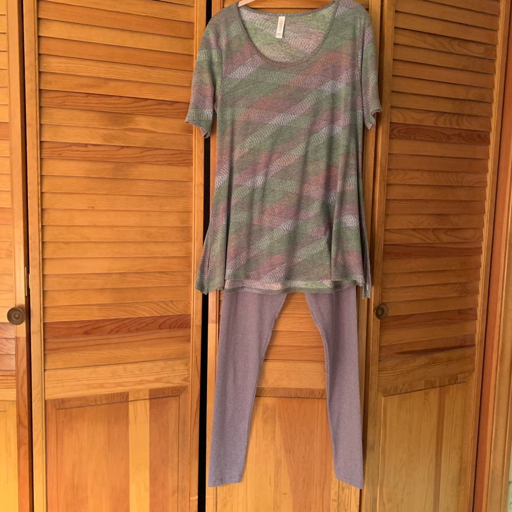 LuLaRoeTop and Matching Leggings